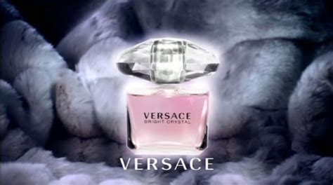 la modella dello stpot versace versus